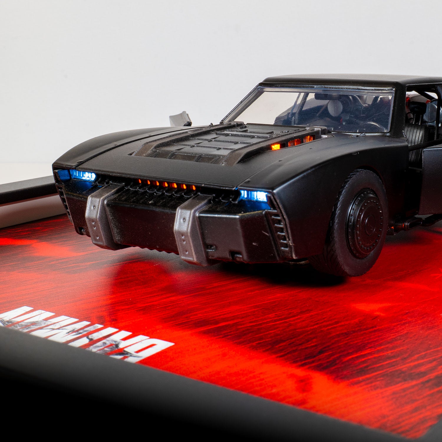 Batmobile DC - The Batman - Lumières LED intégrées - 32 x 42 cm