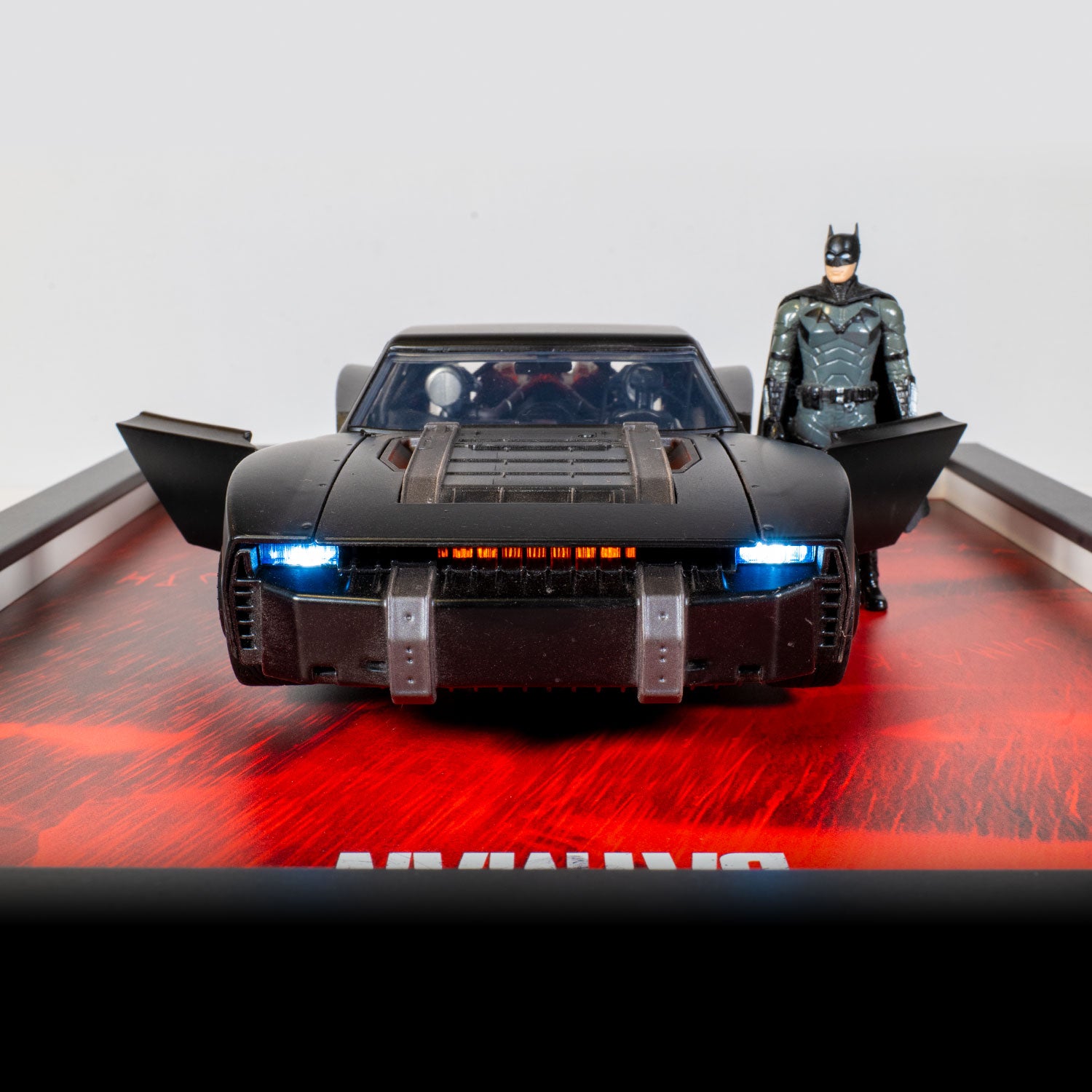 Batmobile DC - The Batman - Lumières LED intégrées - 32 x 42 cm