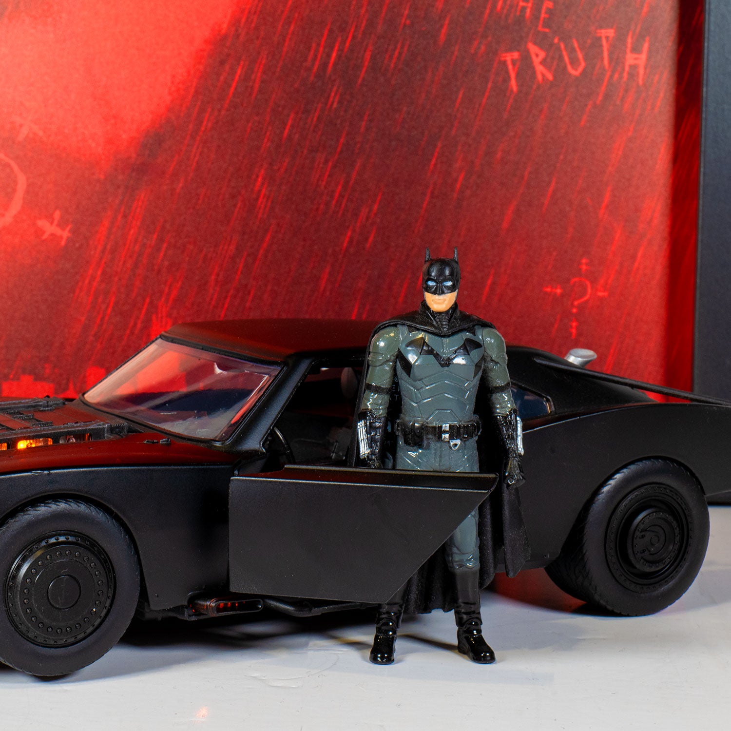 Batmobile DC - The Batman - Lumières LED intégrées - 32 x 42 cm