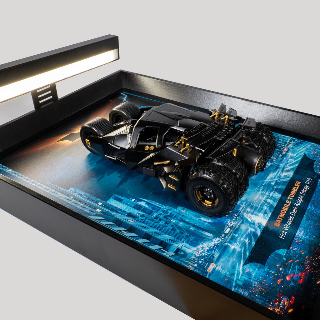 Batmobile Tumber - The Dark Night - Lumières LED - 32 x 42 cm