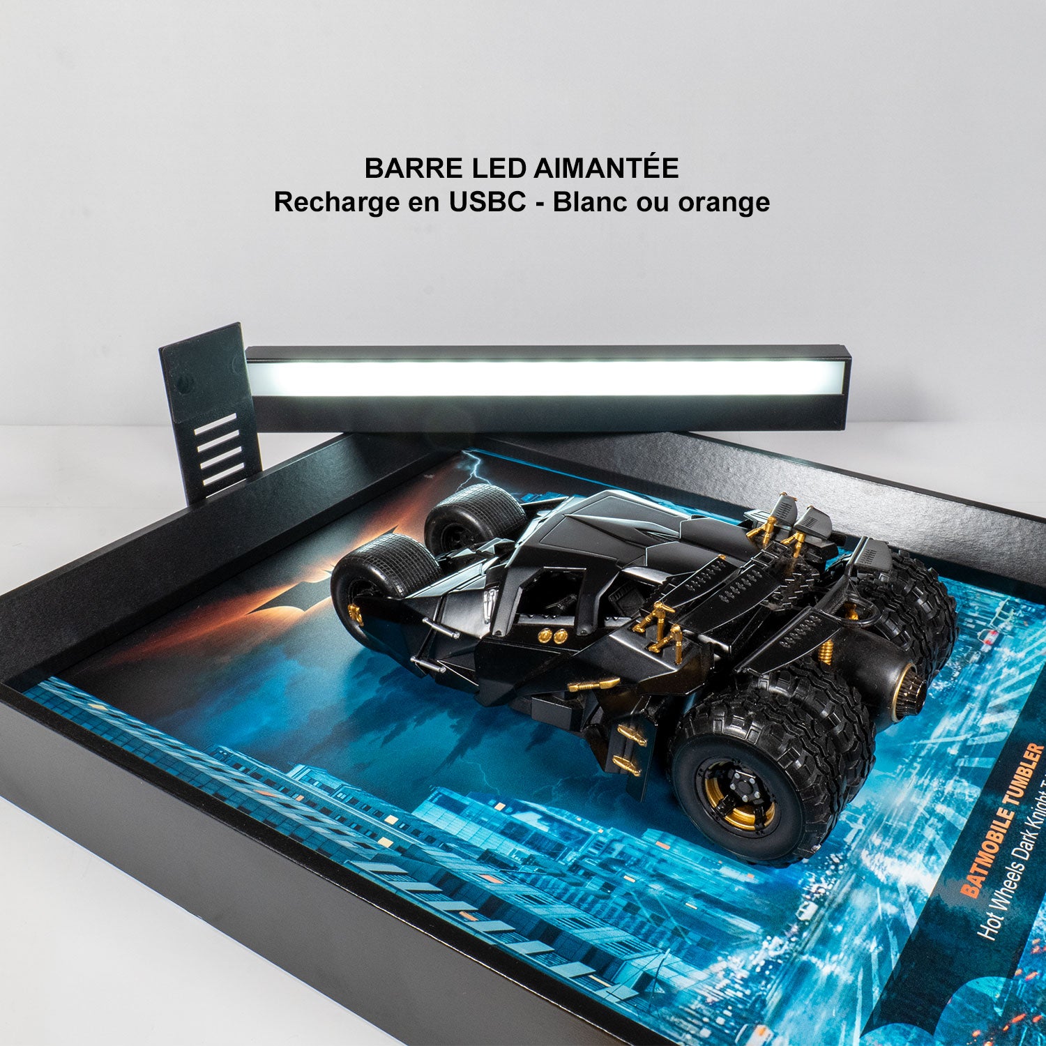 Batmobile Tumber - The Dark Night - Lumières LED - 32 x 42 cm