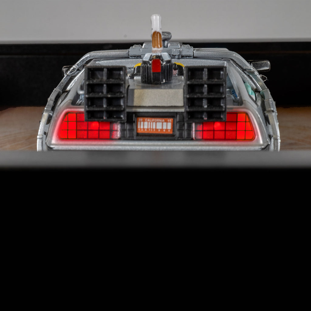 Retour vers le Futur 3 - DeLorean DMC-12 - LED - 32,5 x 32,5 cm