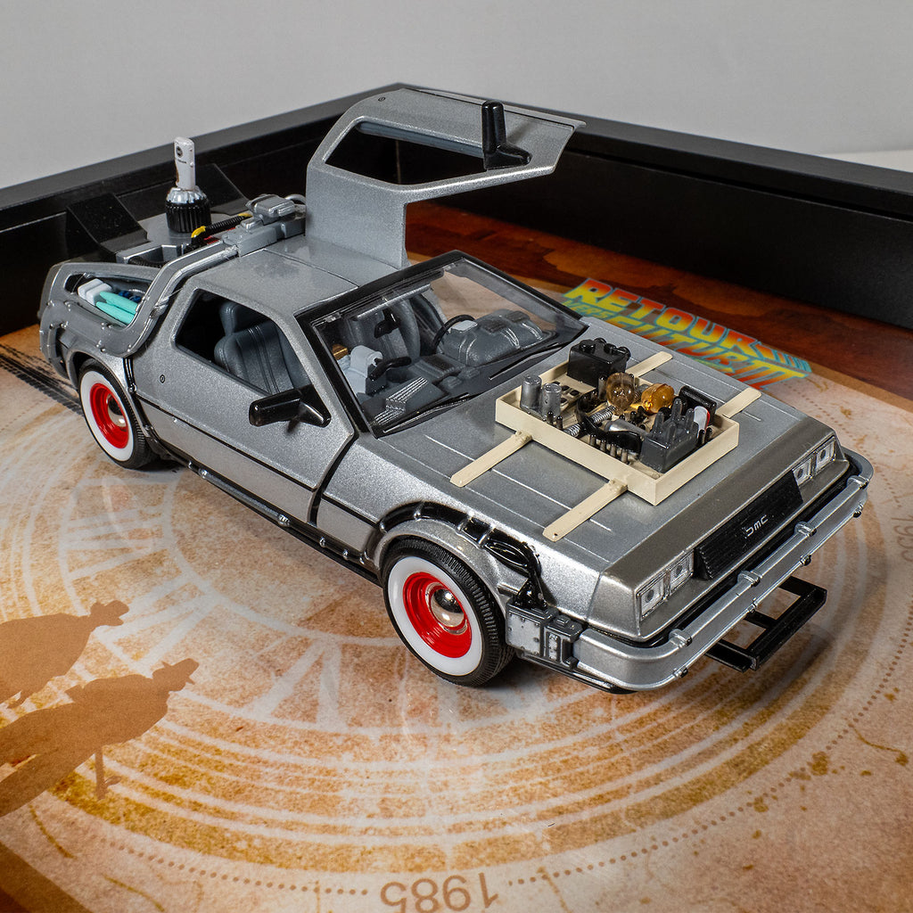 Retour vers le Futur 3 - DeLorean DMC-12 - LED - 32,5 x 32,5 cm
